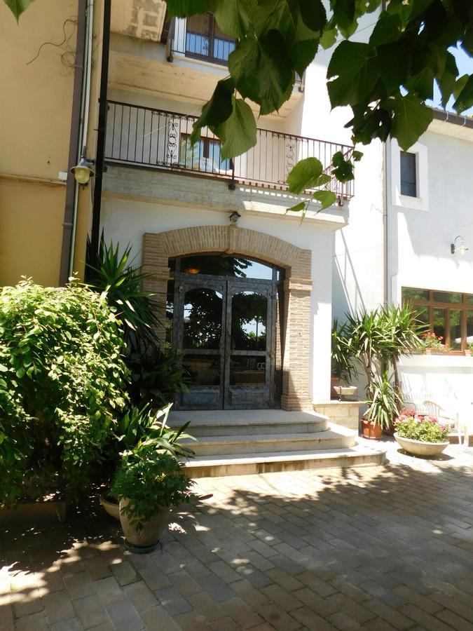 Hotel Ristorante Bocca Di Valle Guardiagrele Eksteriør billede